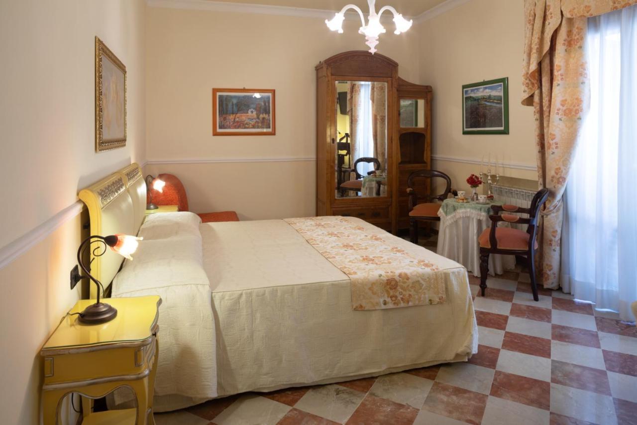 Hotel Trinacria ปาแลร์โม ภายนอก รูปภาพ
