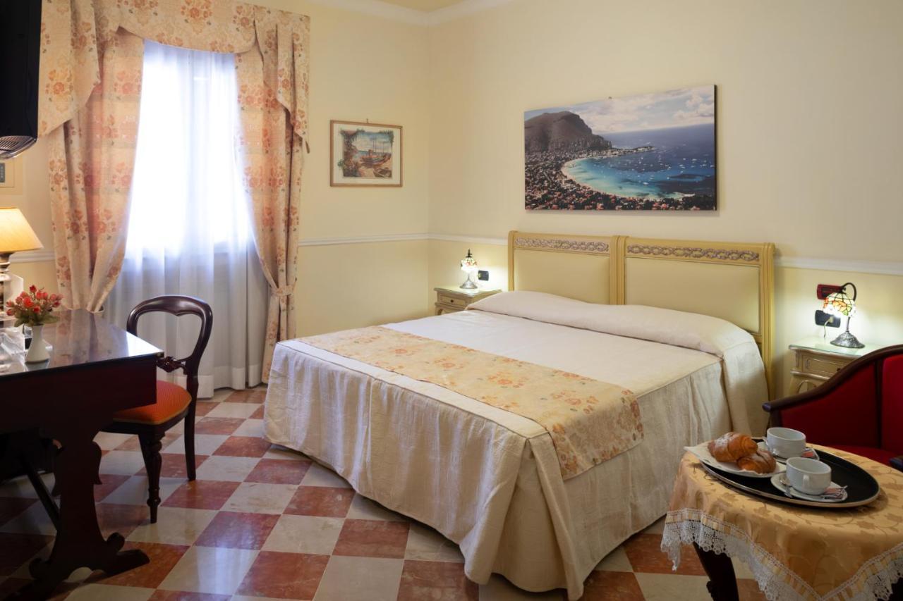 Hotel Trinacria ปาแลร์โม ภายนอก รูปภาพ