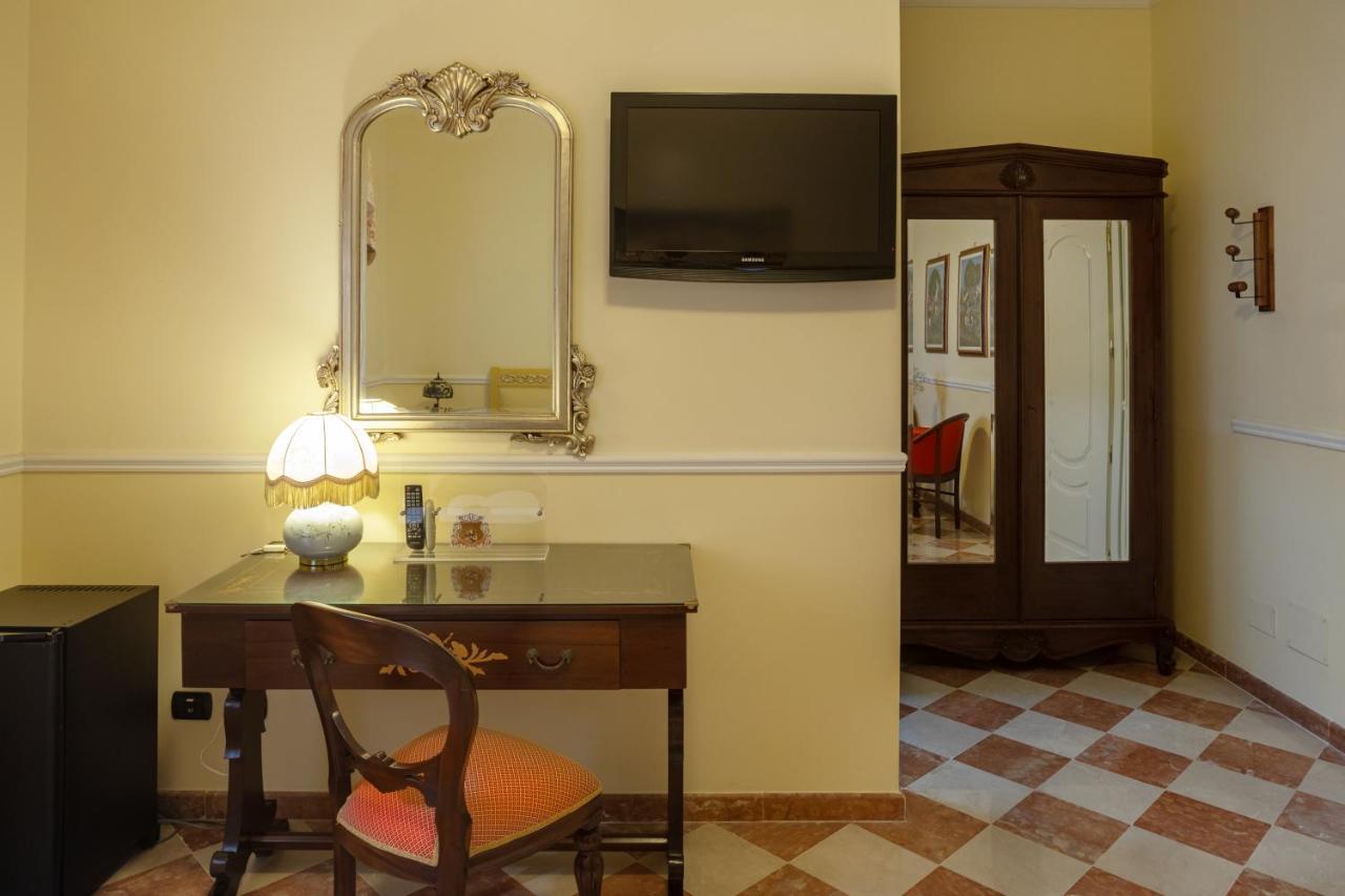Hotel Trinacria ปาแลร์โม ภายนอก รูปภาพ