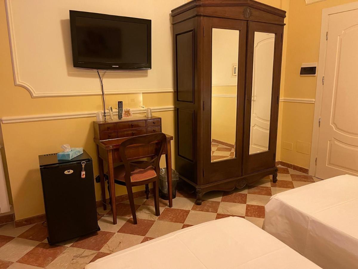 Hotel Trinacria ปาแลร์โม ภายนอก รูปภาพ